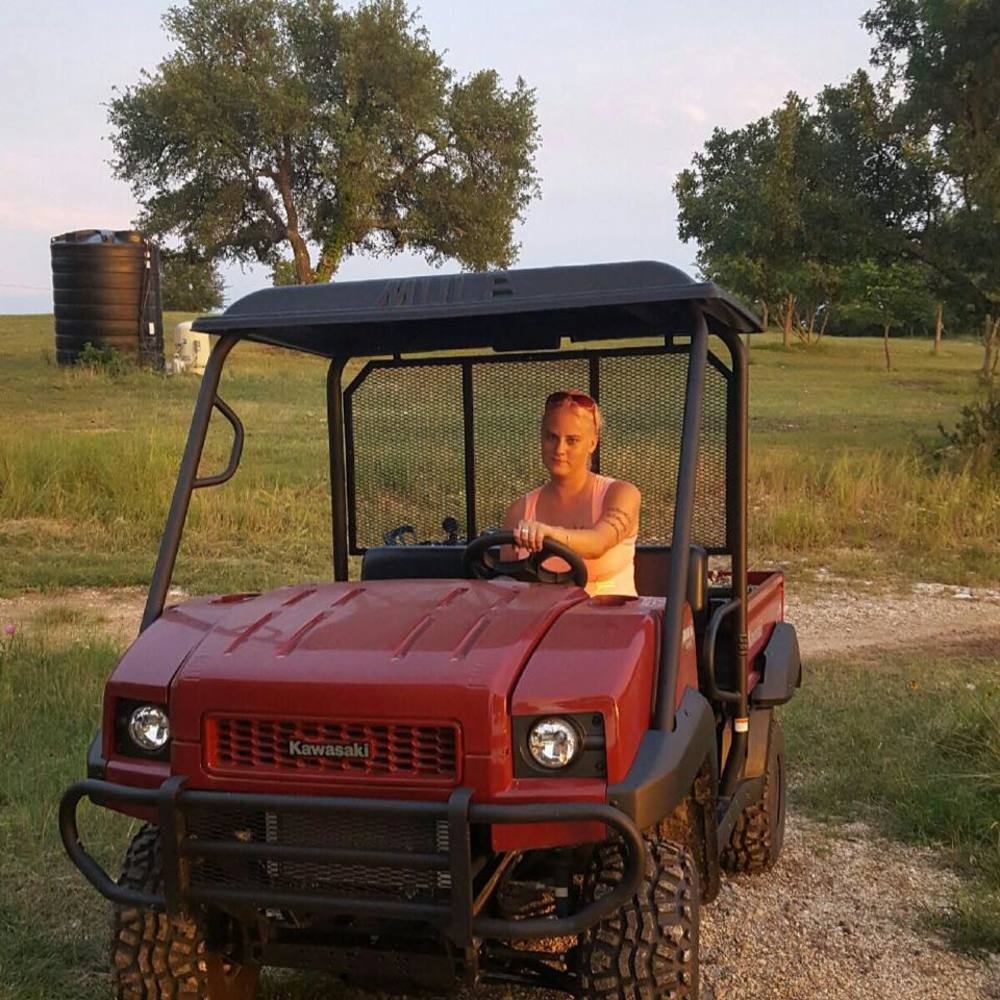 Meet your Posher, Lauren (That crazy lady who changes her hair too much😂🤣)😘🙏